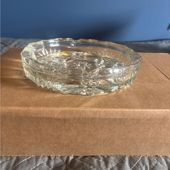 Vintage Ashtray Starburst Pattern Pressed Glass Mid Century Heavy Clear Barware. - Picture 2 of 3